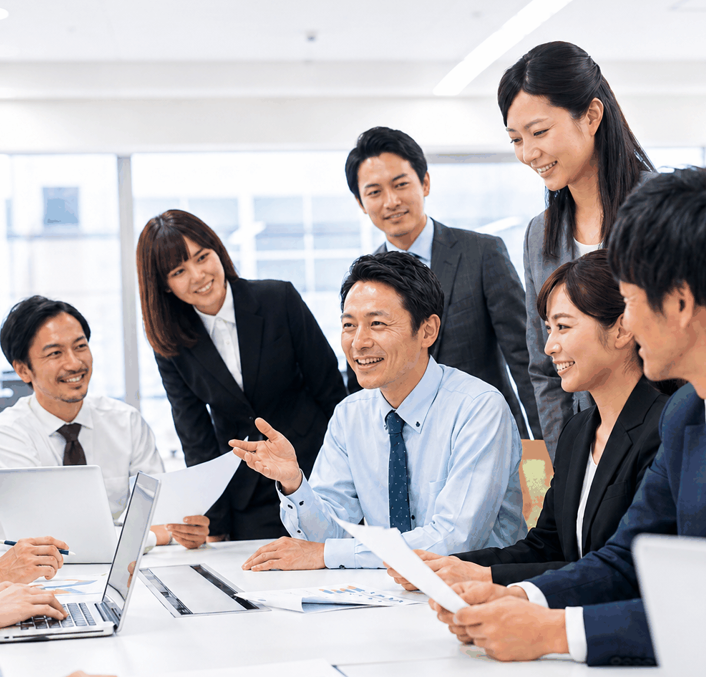 会議をするビジネスパーソン